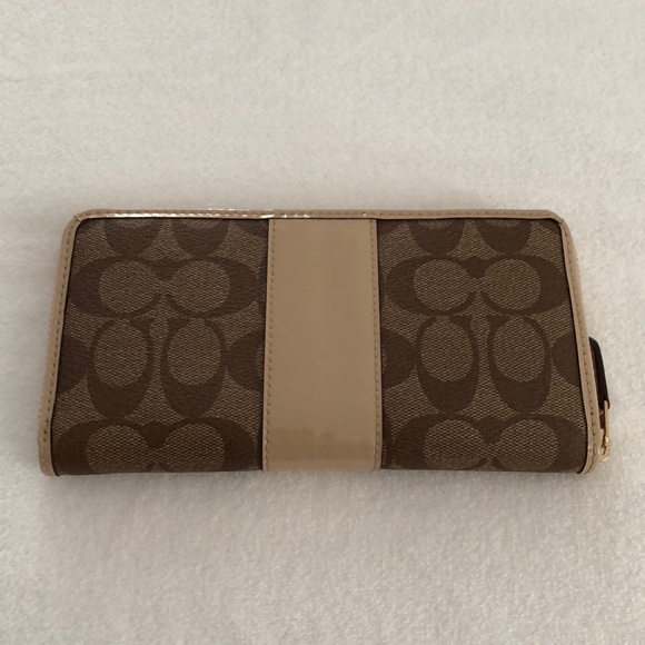 Accordion Zip Wallet - Picture 2 of 5